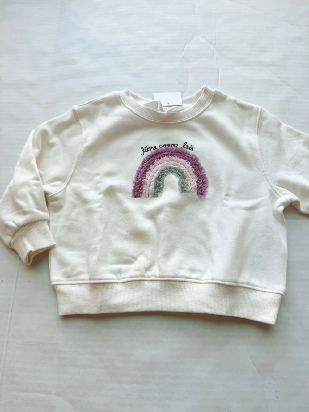Girls New Sweatshirt in Cream with Rainbow Size 2T NWT